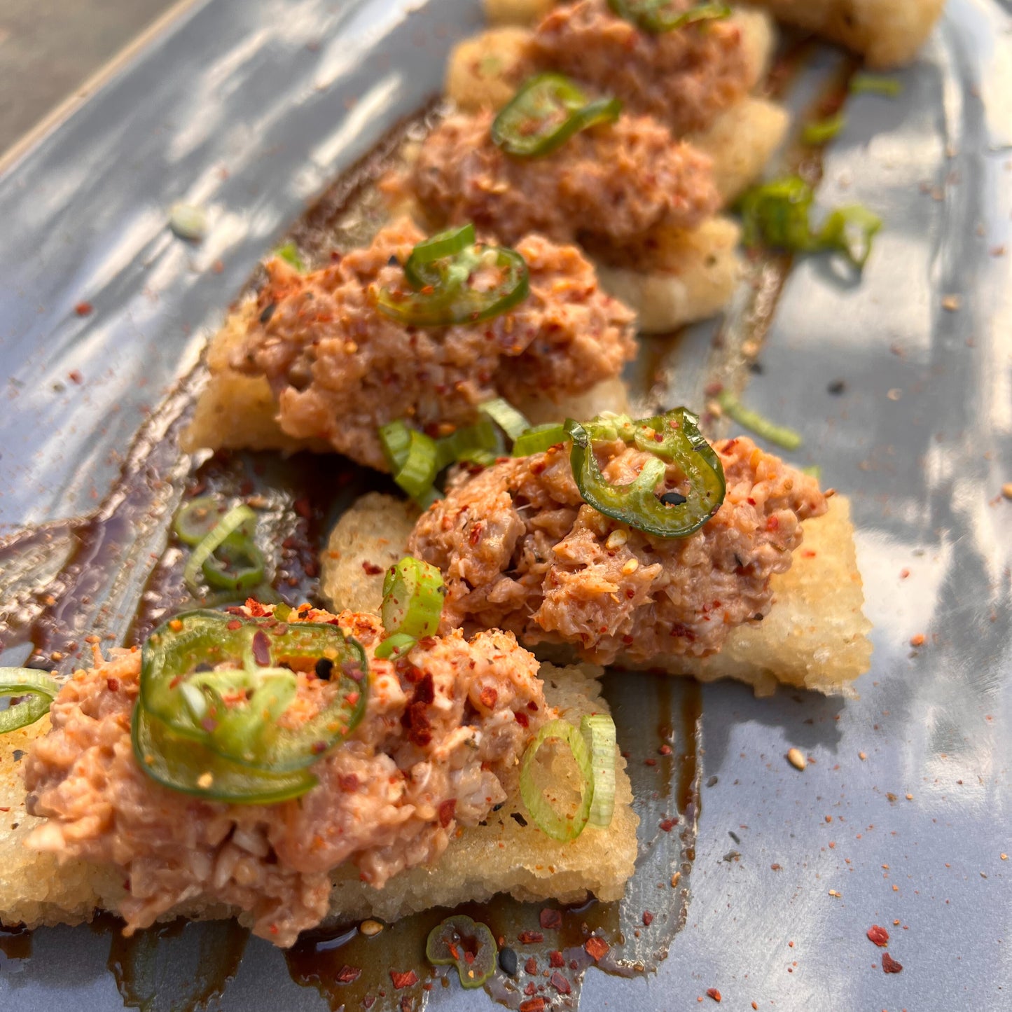 spicy tuna with fried crispy rice 